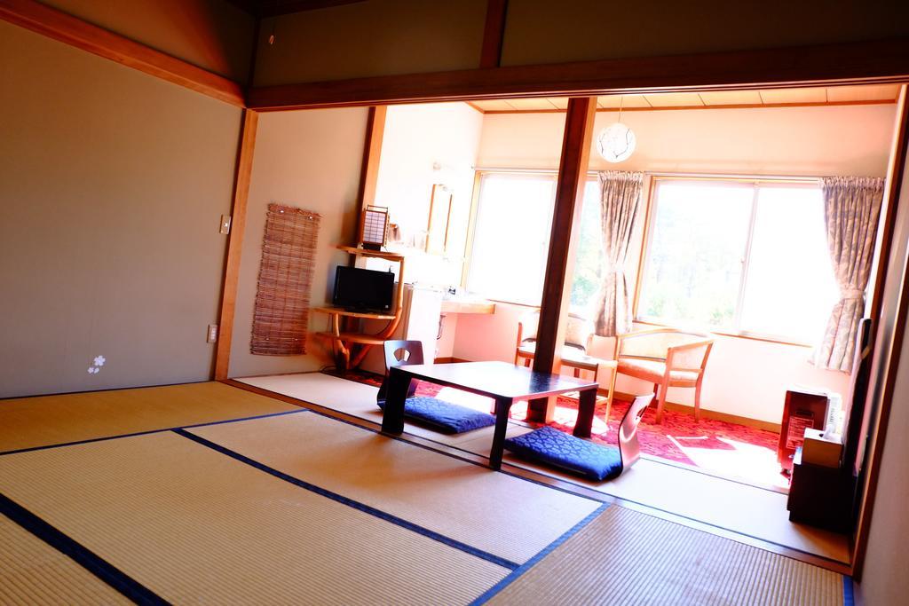 Ryokan Fujitomita Oshino Habitación foto